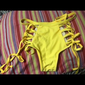 Cute string bikini bottoms Never worn
